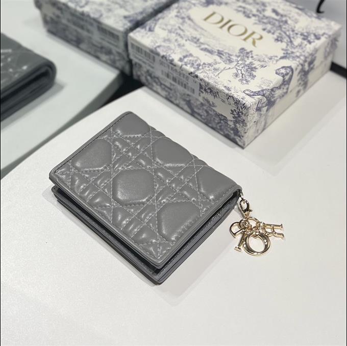 2025228Y 220P182142844